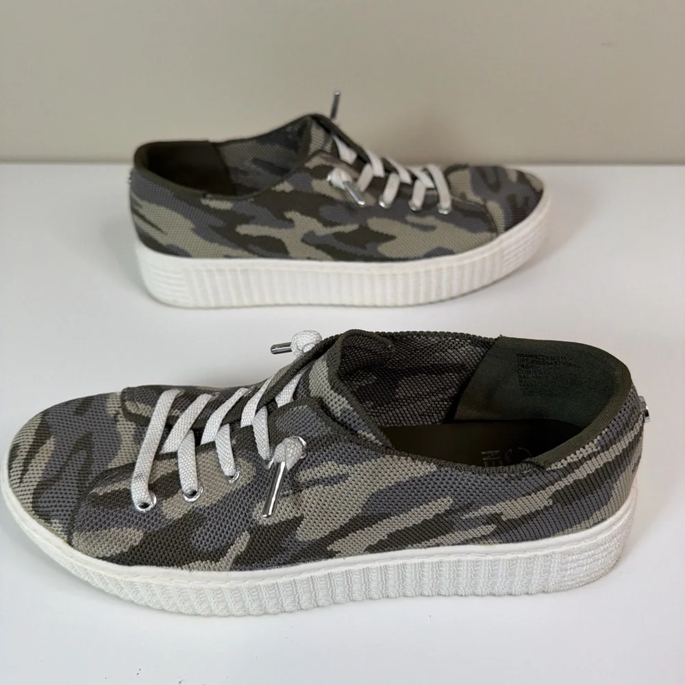 MADDEN NYC Women’s 7.5 Camo Stretch Platform Fashion‎ Shoes Casual Colorful Shoe